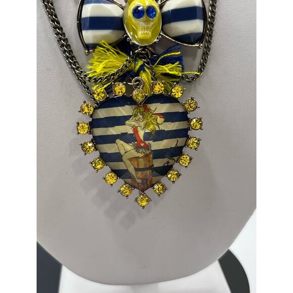 Betsey Johnson Pinup Girl Necklace Ship Shape Collection collection Skull - Picture 3 of 12